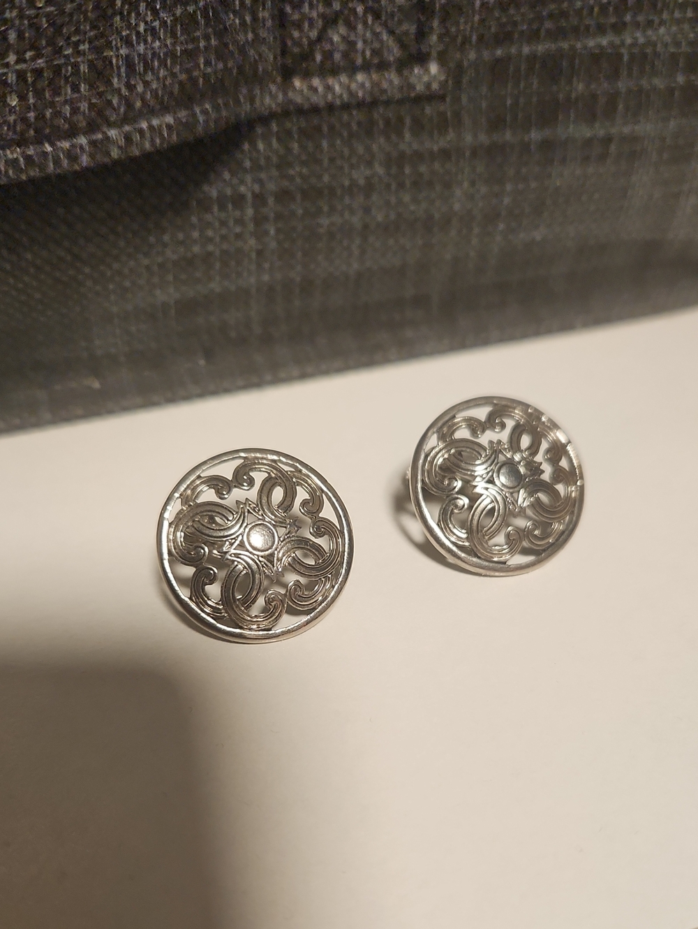 Intricate Silver Filigree Round Clip Earrings - Classic Women's Jewelry